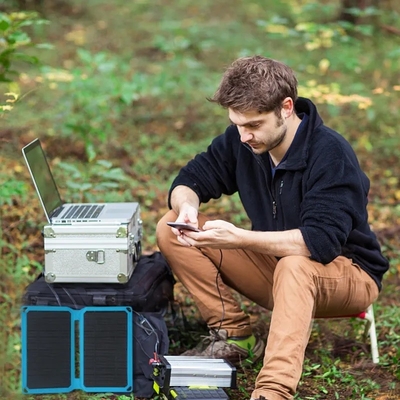 Panel Surya Lipat Portable 10W Pengisi daya untuk berkemah Perjalanan hiking
